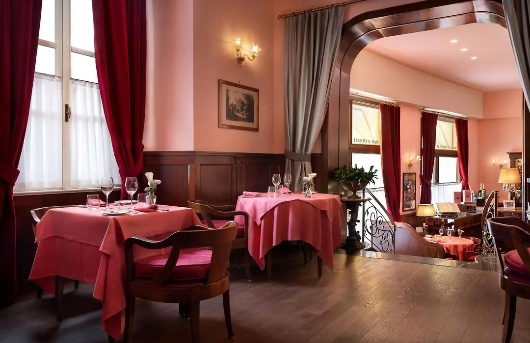Sina Villa Medici, Autograph Collection-1